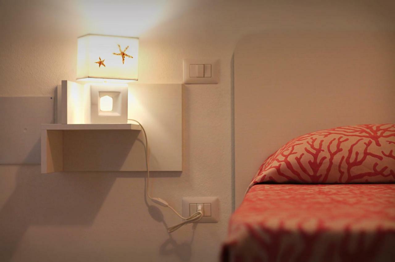 B&B Le Tre Spiagge Calasetta Bagian luar foto