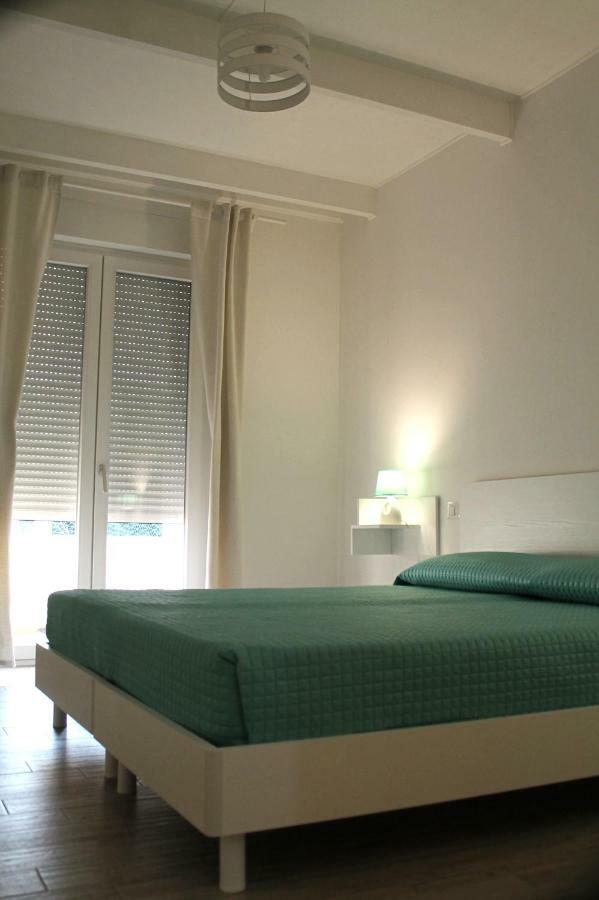 B&B Le Tre Spiagge Calasetta Bagian luar foto