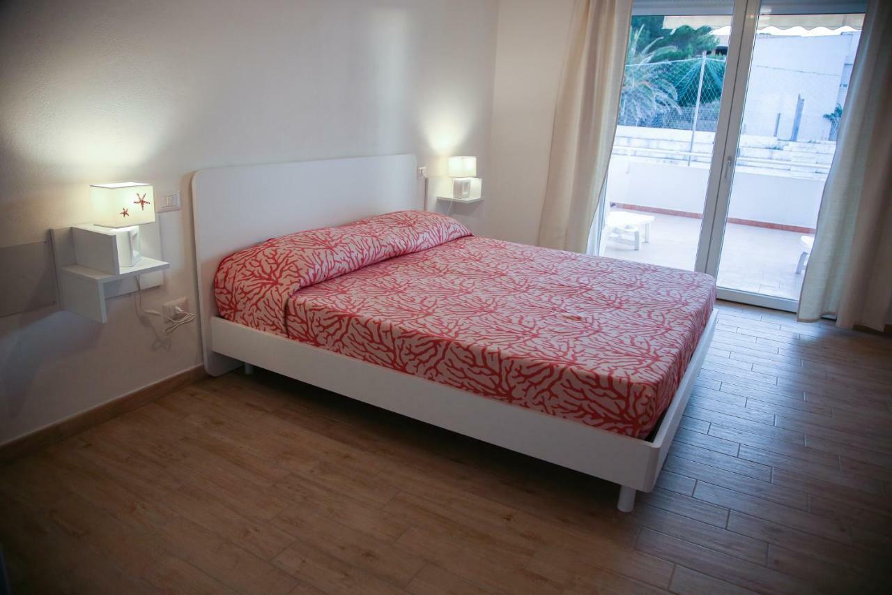 B&B Le Tre Spiagge Calasetta Bagian luar foto