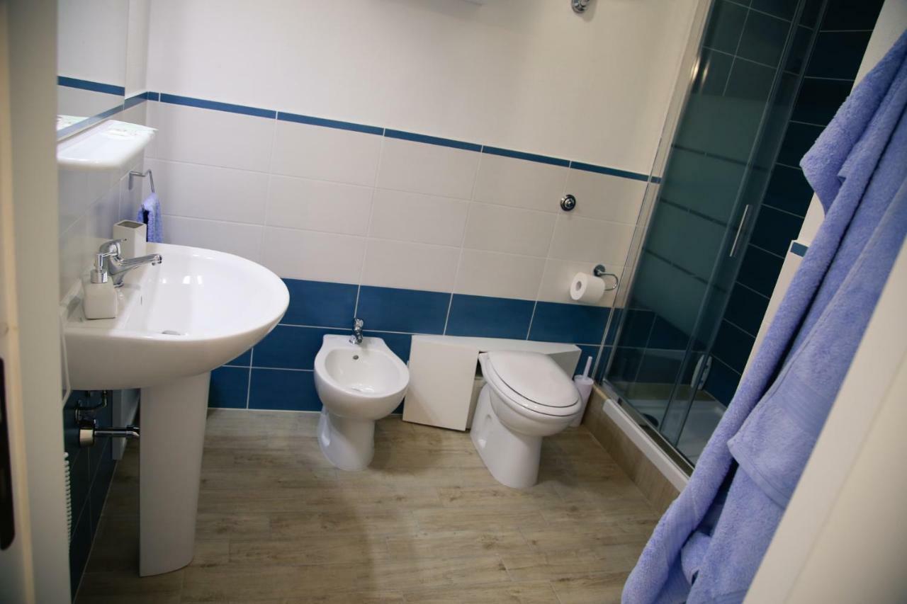 B&B Le Tre Spiagge Calasetta Bagian luar foto