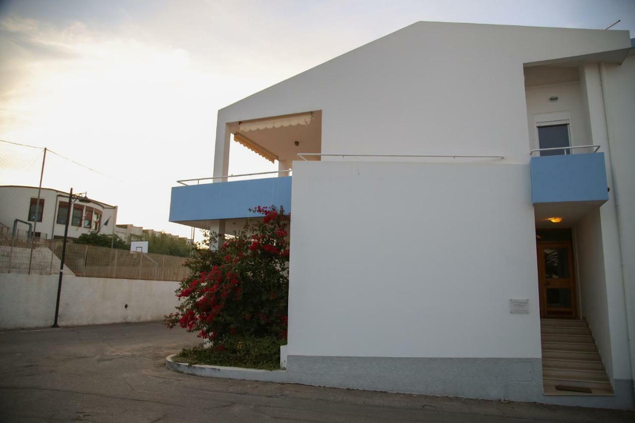 B&B Le Tre Spiagge Calasetta Bagian luar foto
