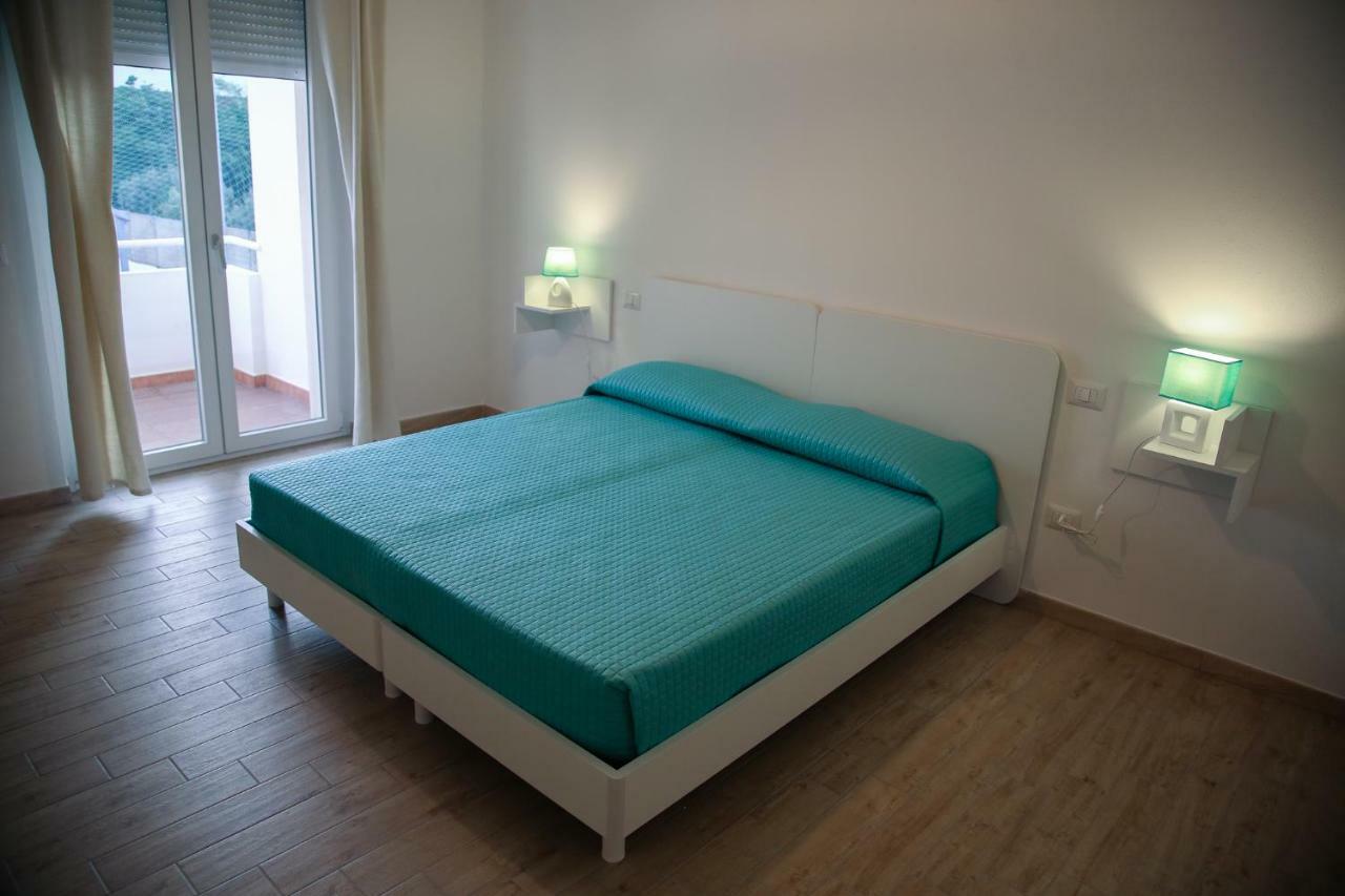 B&B Le Tre Spiagge Calasetta Bagian luar foto